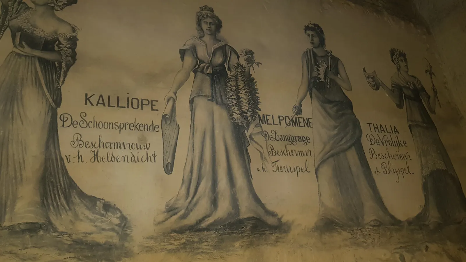 Kohlezeichnungen an der Mergelwand in den Zonneberg-Grotten bei Maastricht